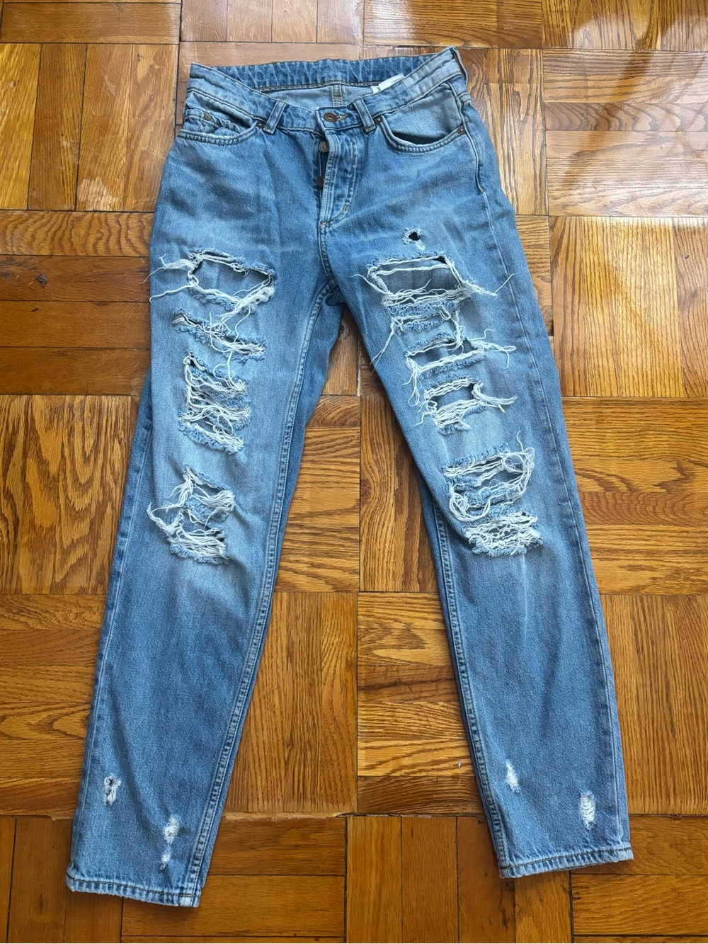 H&M &Denim Heavily Distressed Destroyed Light Wash Straight Leg Jeans Size 2/34
